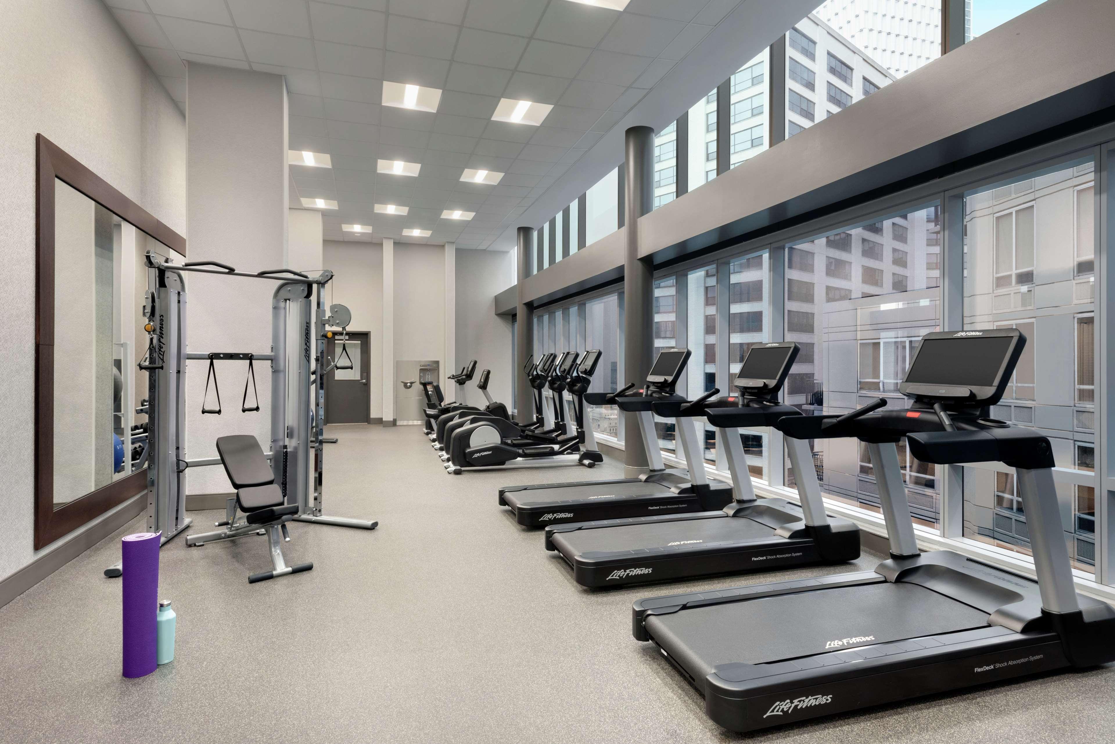 Hilton Garden Inn Chicago Downtown South Loop Екстериор снимка